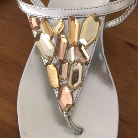 Shoes - Picture 5 of 8